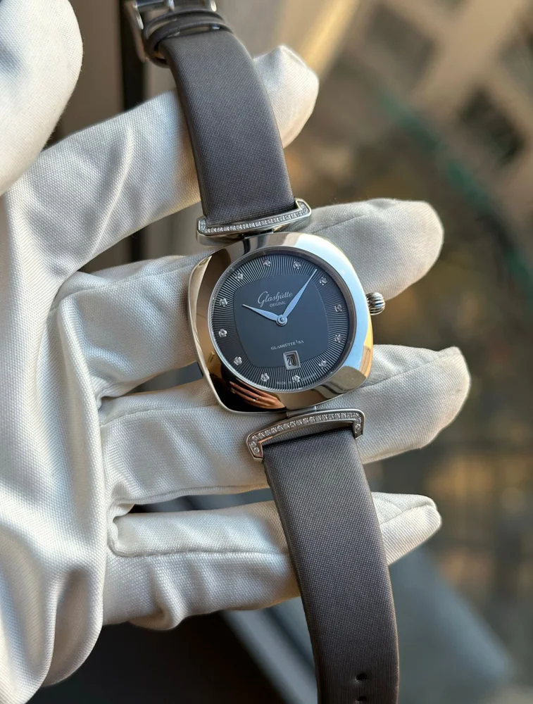 Glashütte Original Pavonina 03-01-06-12-02
